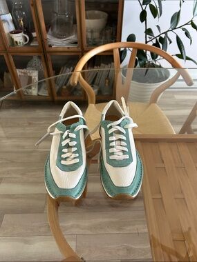 Clarks Genuine Leather Women Sneakers